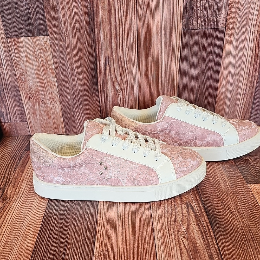 Stylish Pink Lace Women's Sneakers